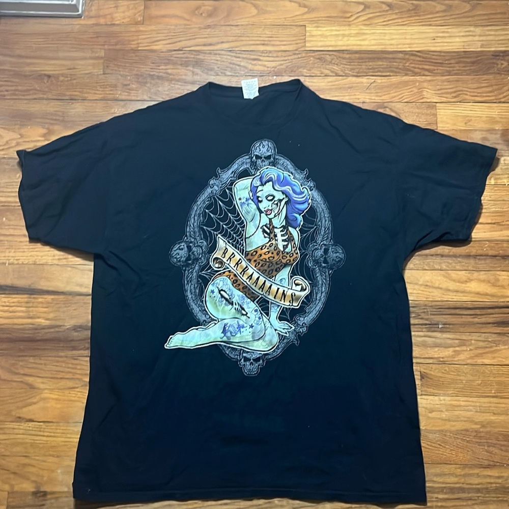 Glow in the dark Zombie pin up girl tee